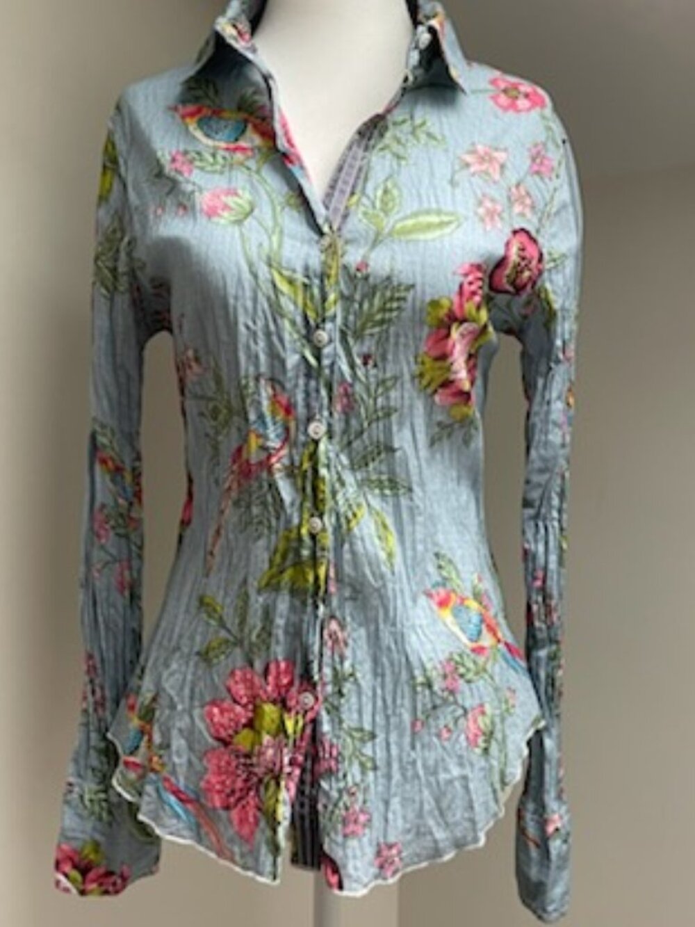 Cino Chambray Flora and Fauna Crinkle Shirt (XS)